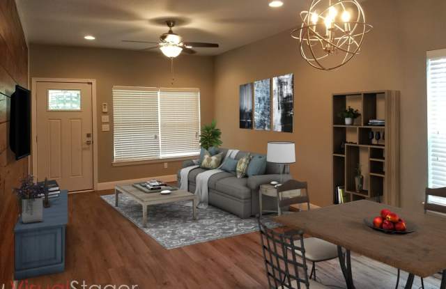 Dignowity 3 Bedroom 2 bathroom with a back yard - 215 Rudolph, San Antonio, TX 78202