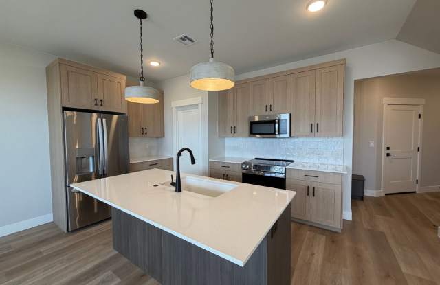 BRAND NEW TOWNHOME FOR RENT BY CRIMSON CLIFFS! photos photos