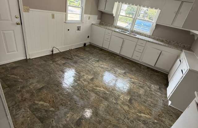 3 Bedrooms, 1 Bathroom - House in Rome! - 202 West 10th Street, Rome, GA 30165