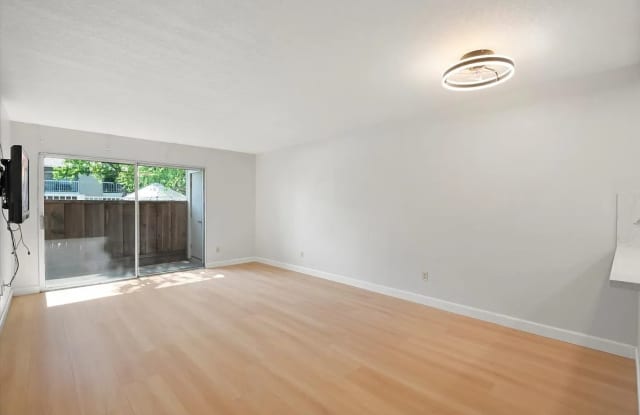 1446 Chateau Cmn Apt 104 Gallery 4