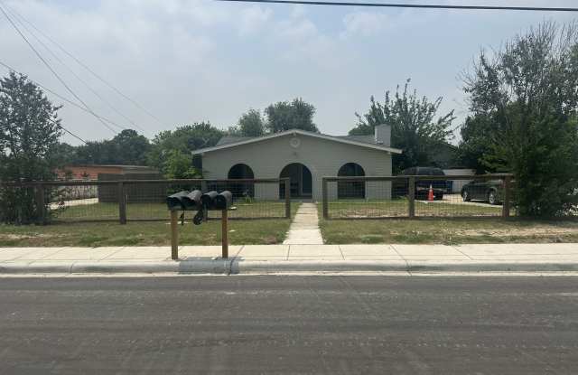 378 E Petaluma Blvd photos photos