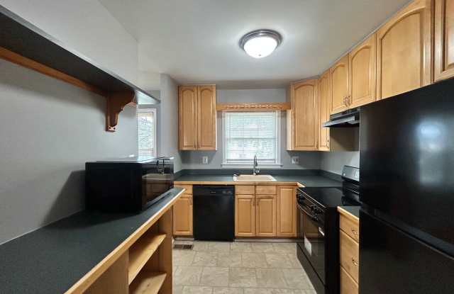 Baltimore - 3 Bedrooms and 1.5 baths Available! photos photos