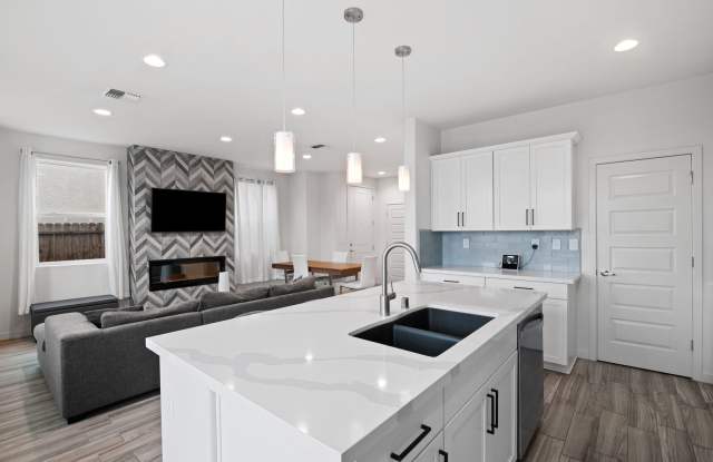 Beautiful Home by Lakeside photos photos