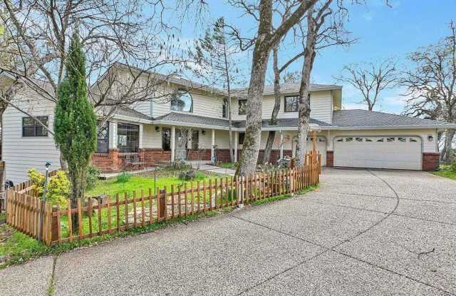 Large 4-bedroom Remodeled home in Lake Wildwood, Penn Valley, CA 95946 photos photos