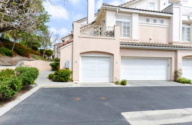 Resort style 2 bedroom/2 bath Condo/ walking distance to Ocean Ranch Village! photos photos