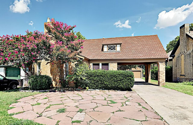 2527 S University Dr - 2527 South University Drive, Fort Worth, TX 76109
