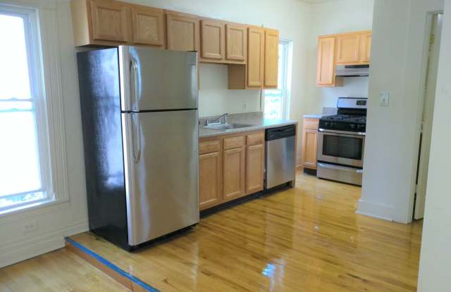 511 Columbus - Available June 1, 2027 - First Floor Apartment Gallery 2