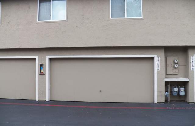 2268 Warfield Way Unit A Gallery 2