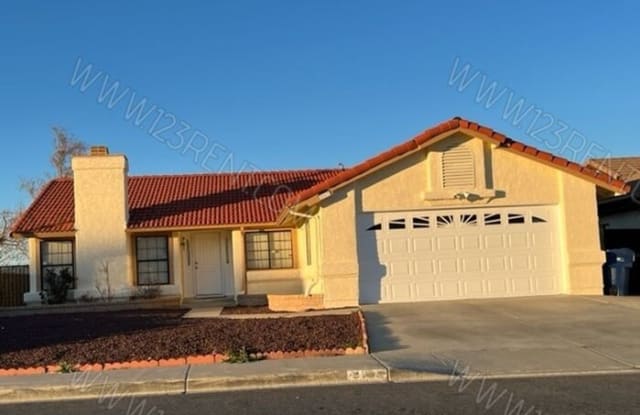 2163 Willowbrook Avenue - 2163 Willowbrook Avenue, Palmdale, CA 93551