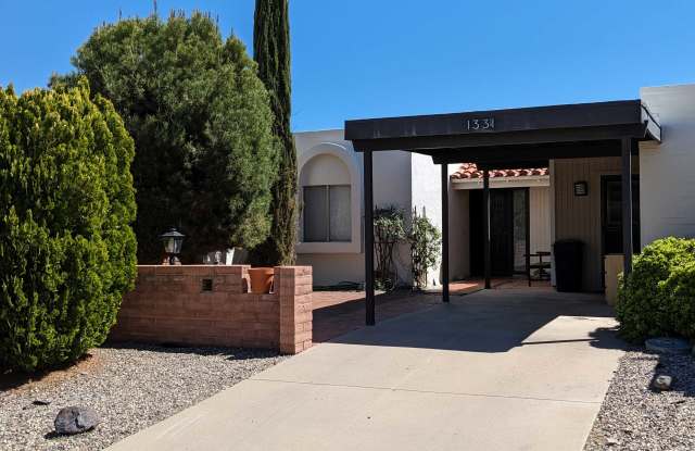 1331 S Desert Meadows Cir - 1331 South Desert Meadows Circle, Green Valley, AZ 85614