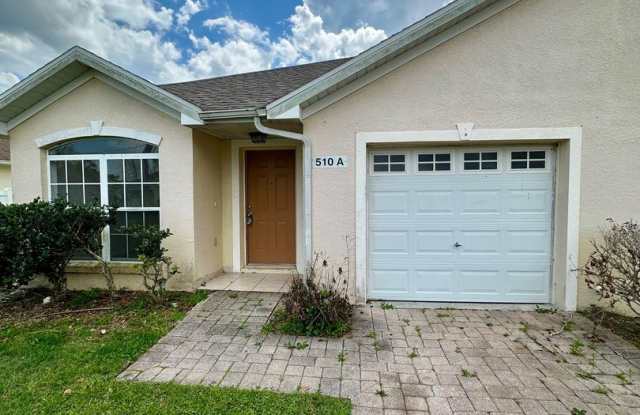 NEWLY RENOVATED Duplex available NOW! photos photos