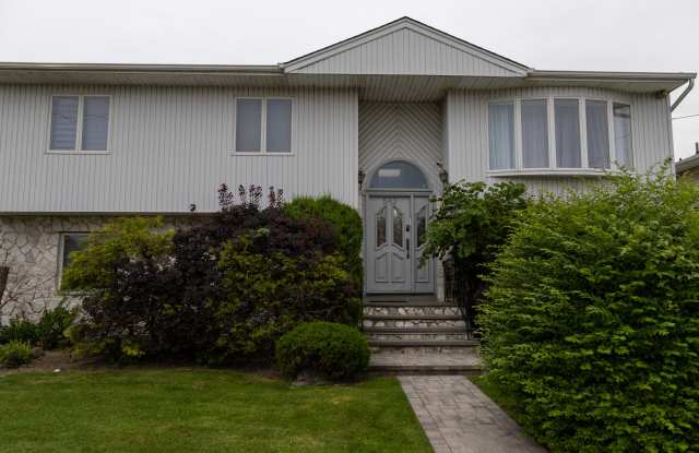 543 Bayview Avenue photos photos