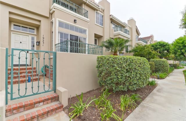 19231 Seabrook Lane - 19231 Seabrook Ln, Huntington Beach, CA 92648