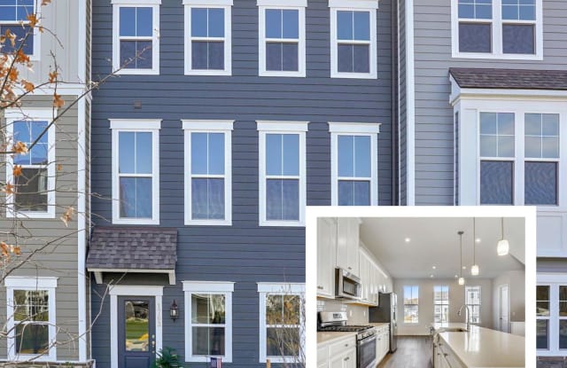 1763 AUTUMN MAPLE LEAF DRIVE - 1763 Autumn Maple Leaf Dr, Cherry Hill, VA 22026