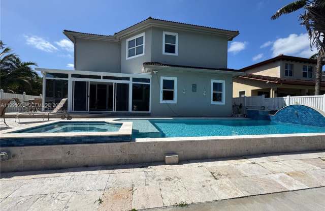 3041 SW 44th St photos photos