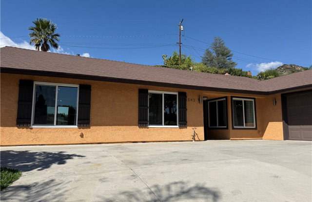 1543 North Hilltop Drive Gallery 1
