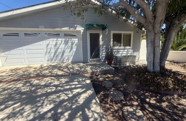 Newbury Park - Three bedroom, bonus room (could be 4th bedroom, 2.5 bathrooms - 156 Newbury Lane, Ventura County, CA 91320