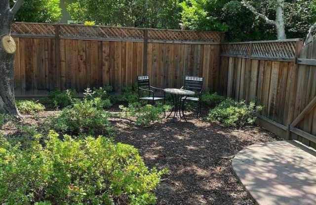 261 Linfield Dr APT 3, Menlo Park, CA 94025 - 261 Linfield Drive, Menlo Park, CA 94025