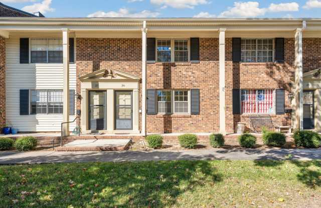 Willow Terrace Townhouse Condo Near University Place & UNC Gallery 1