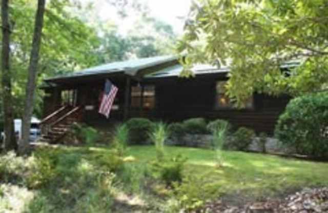 64 Pine Tree Lane Gallery 2