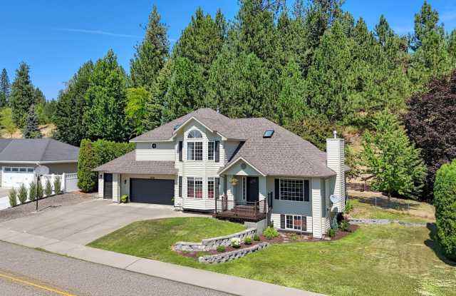 Spacious 6 Bed, 4 Bath Home in Indian Trail *Available 9/09* Gallery 3