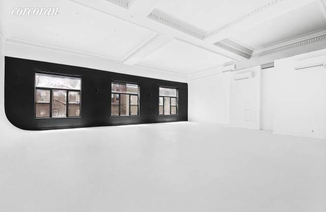 738 Manhattan Avenue - 738 Manhattan Avenue, Brooklyn, NY 11222