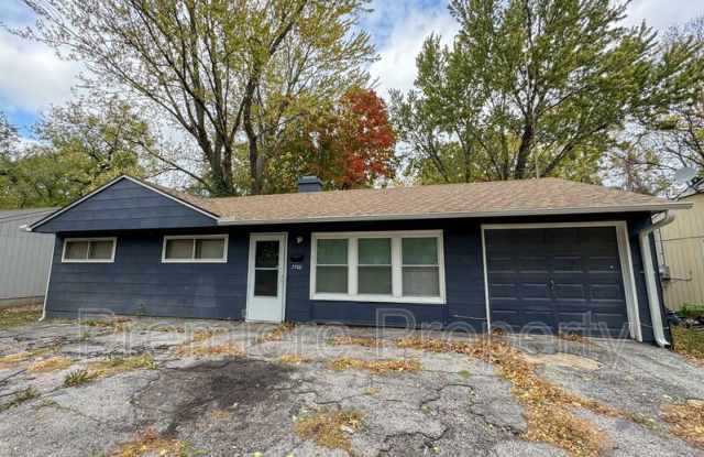 7700 E 113th St - 7700 East 113th Street, Kansas City, MO 64134
