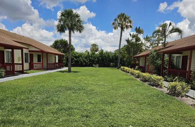 1305 Rosewood Villa Lane Gallery 1