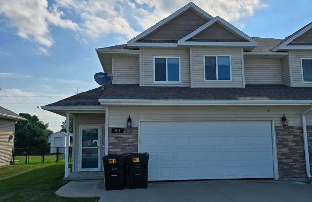 $2700 - 3 Bed 2.5 Bath Townhome in Sergeant Bluff photos photos