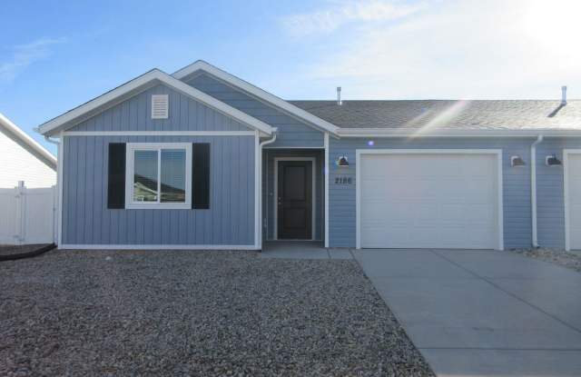 Newer Construction Single Level Twin Home - Great Location! - 2186 North 450 West, Cedar City, UT 84721