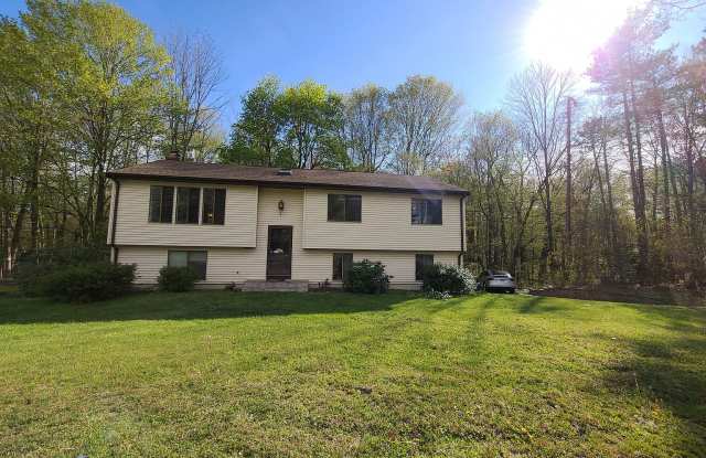 15 Hoskins Road - 15 Hoskins Road, Simsbury Center, CT 06070