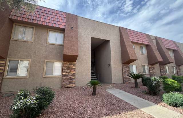 Stylish condo with new upgrades, tennis courts, and pool access photos photos