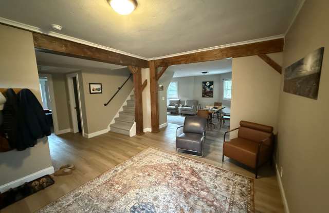 Available Newly Renovated 2 Bedroom and 1.5 Bath in Manlius photos photos