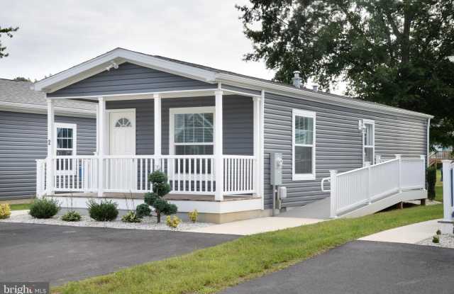 1 EDGEWATER DRIVE photos photos