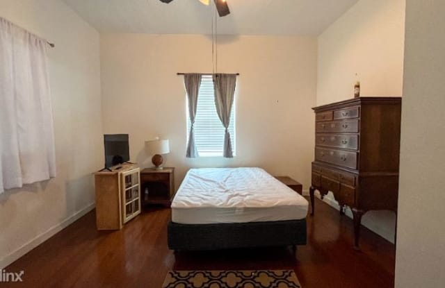 1102 NW 45 Avenue 3 - 1102 Northwest 45th Avenue, Gainesville, FL 32609