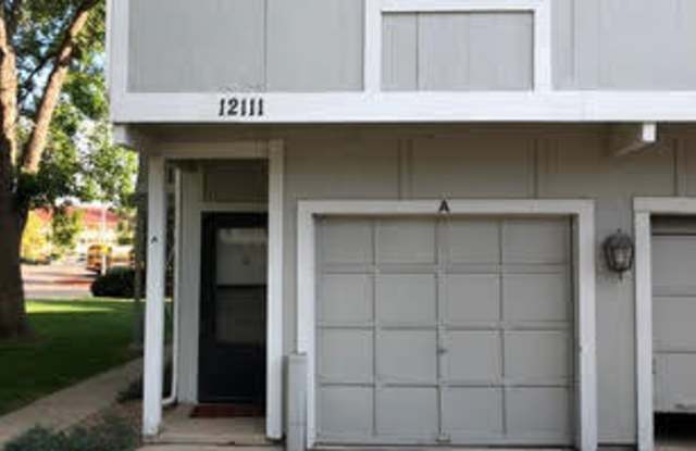 Bright 2 Bed/1 Bath Condo with Garage for Rent in Westminster! photos photos