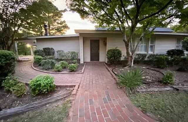 2760 Louisville Road Gallery 2