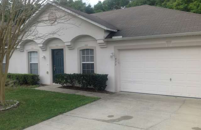 3 bed 2 bath home that has been freshly painted and tiled throughout photos photos