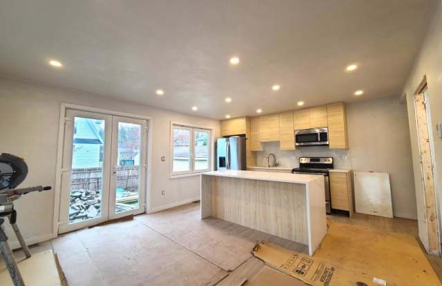 6 Lillian Rd. - 6 Lillian Road, Quincy, MA 02170 6 Lillian Rd. - 6 Lillian Road, Quincy, MA 02170