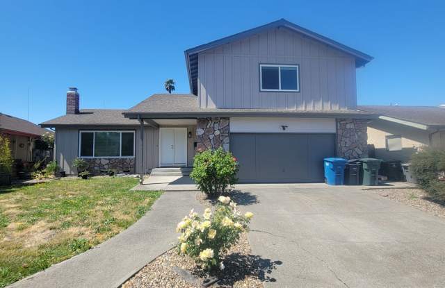 838 Saint Francis Drive Petaluma, CA 94954 Gallery 3