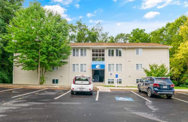 2 bed/1 Bath Undergrads OK. Bus line. photos photos