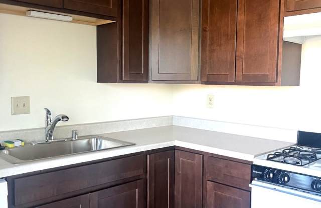 3 Bedroom 2 1/2 Bath Townhome Gallery 3