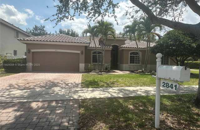 2841 Poinciana Cir photos photos