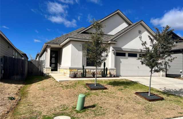 Del Valle Sundance Crossing / 4 bedrooms, 2 baths, 1 story home / Like New built 2021 / Refrigerator, Washer & Dryer Gallery 3