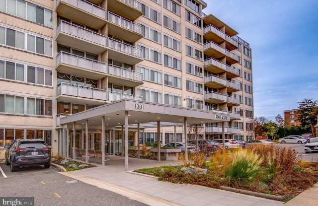 1301 S ARLINGTON RIDGE Road S Gallery 1