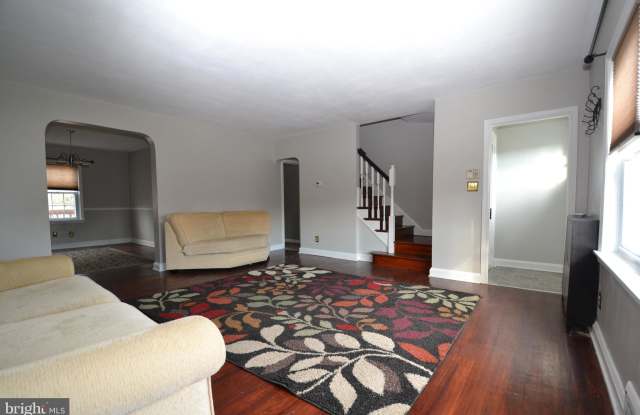 8140 LOCH RAVEN BOULEVARD Gallery 2