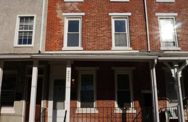 221 E WOOD Street photos photos