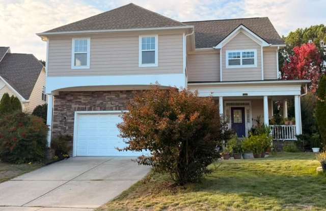 Spacious 5BR House in Cary Gallery 1
