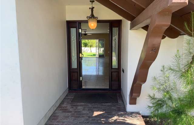 10064 Pico Vista Road Gallery 2