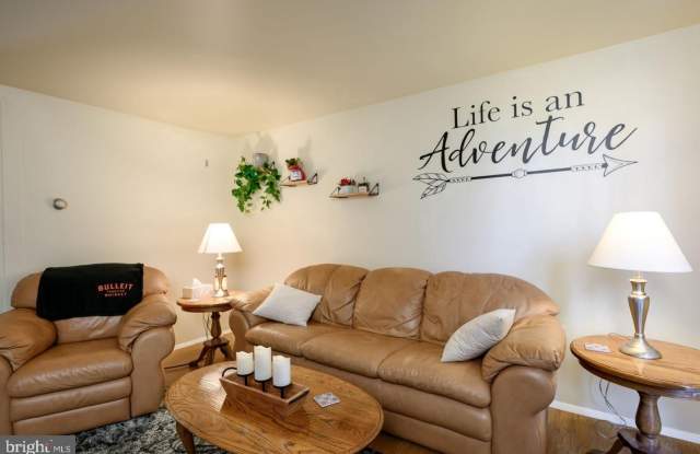 152 ROBERTA JEAN Avenue Gallery 4